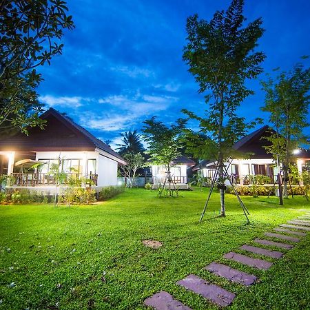 Pawarisa Resort Pathio Exterior photo