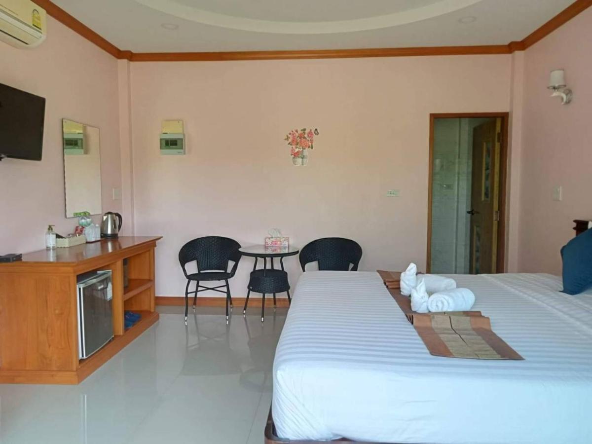 Pawarisa Resort Pathio Exterior photo