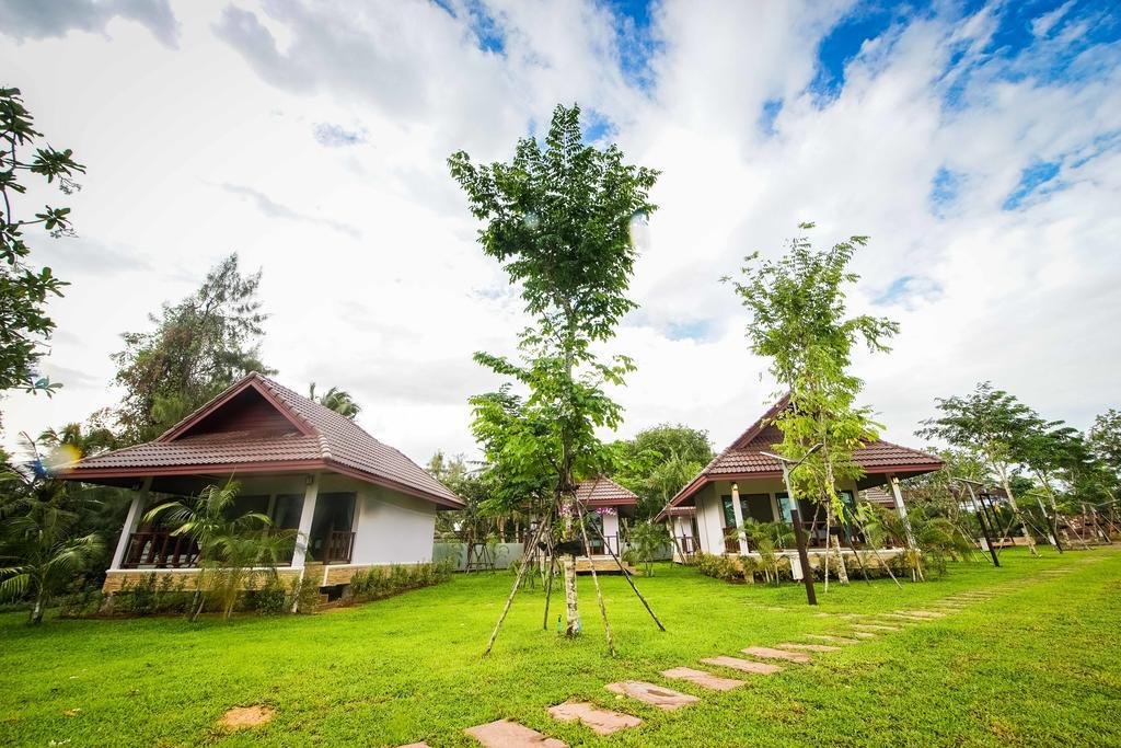 Pawarisa Resort Pathio Exterior photo